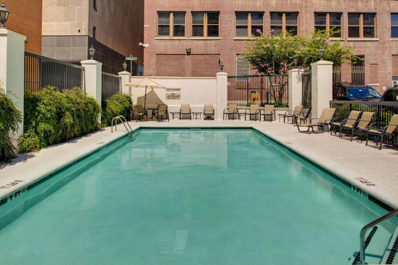 Springhill Suites Memphis Downtown Exterior photo